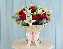 Букет цветов из:  Лилии и Розы в Переясловской