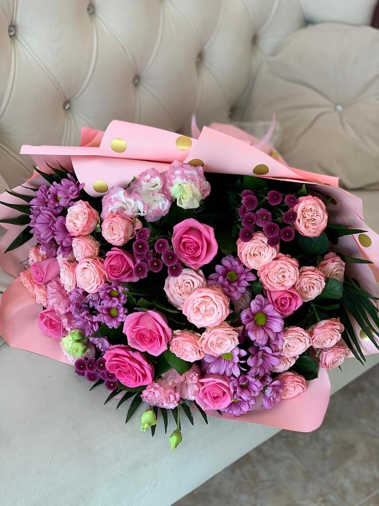 Букет цветов из: Хризантемы, Розы и Лизиантусы в Переясловской