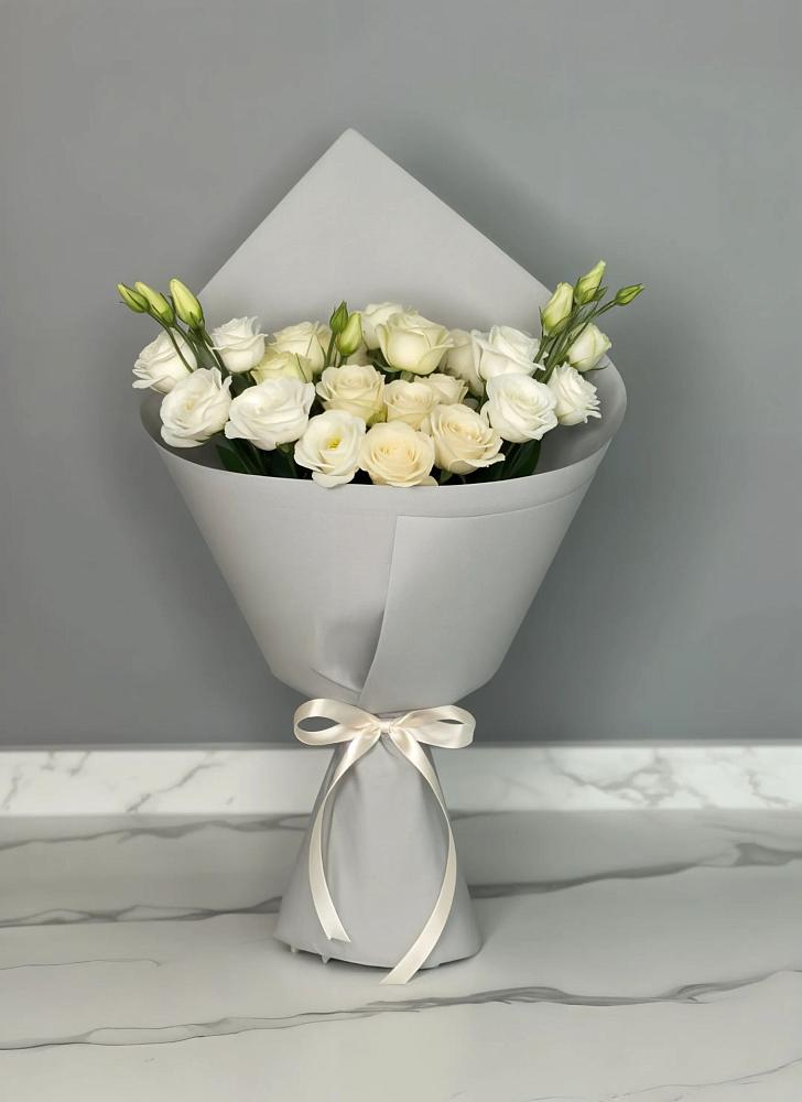 Букет цветов из: Розы и Лизиантусы в Переясловской