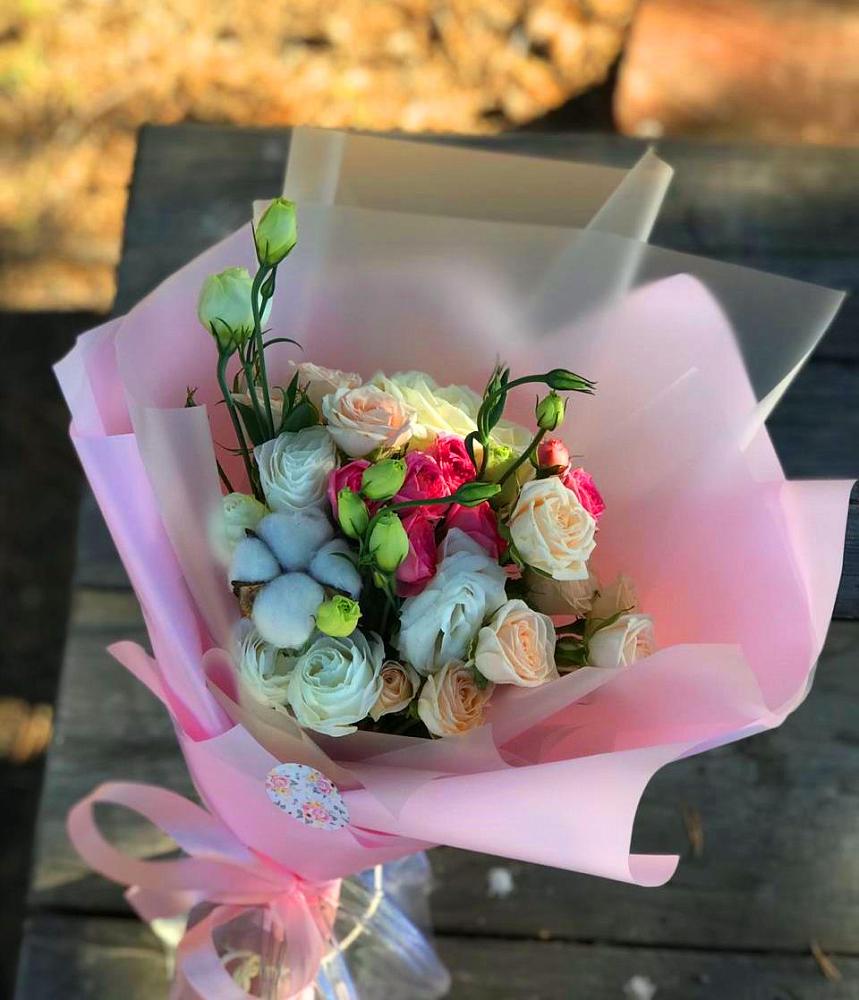 Букет цветов из: Розы и Лизиантусы в Переясловской