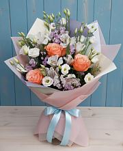 Букет цветов из:  Лизиантусы, Розы, Альстромерии и Гипсофила #REPLACE_PRED# Переясловской