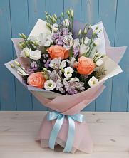 Букет цветов из:  Лизиантусы, Розы, Альстромерии и Гипсофила в Переясловской