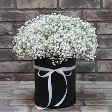 Цветочная композиция из Гипсофила в шляпной коробке в Переясловской