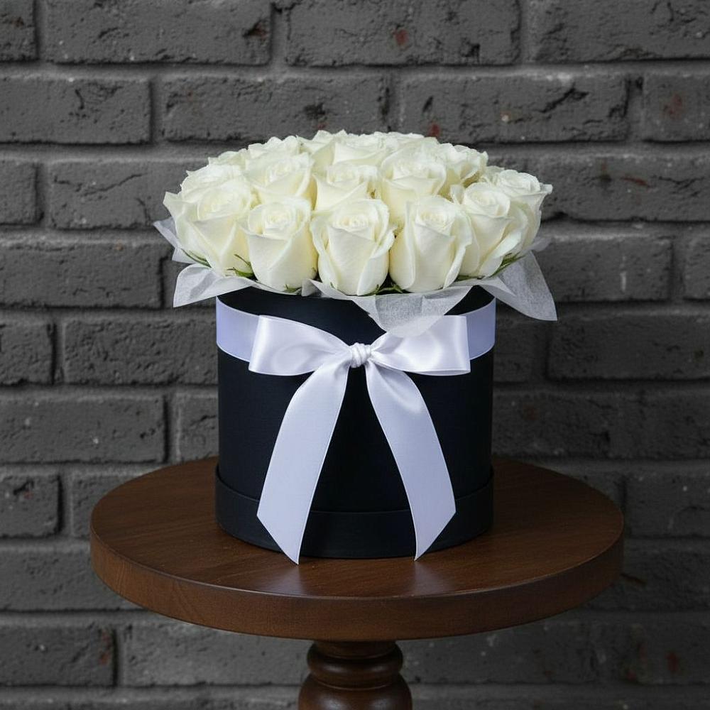 Цветочная композиция из Розы в шляпной коробке в Переясловской