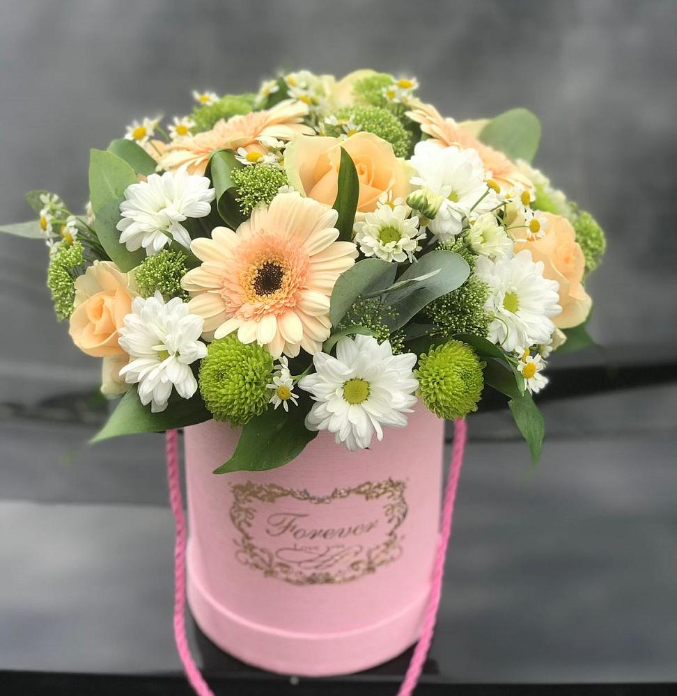 Цветочная композиция из Розы, Герберы и Хризантемы в шляпной коробке в Переясловской