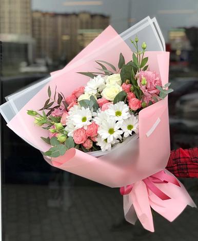 Букет цветов из: Розы, Лизиантусы и Хризантемы в Переясловской