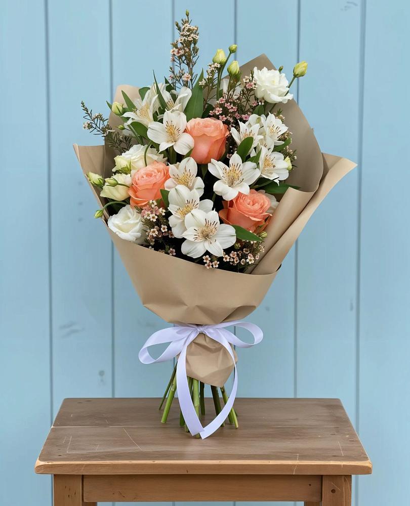 Букет цветов из: Альстромерии, Лизиантусы, Розы и Хризантемы в Переясловской