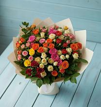 Букет Микс из разноцветных кустовых роз в Переясловской