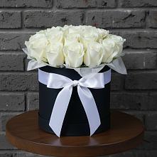 Цветочная композиция из Розы в шляпной коробке в Переясловской